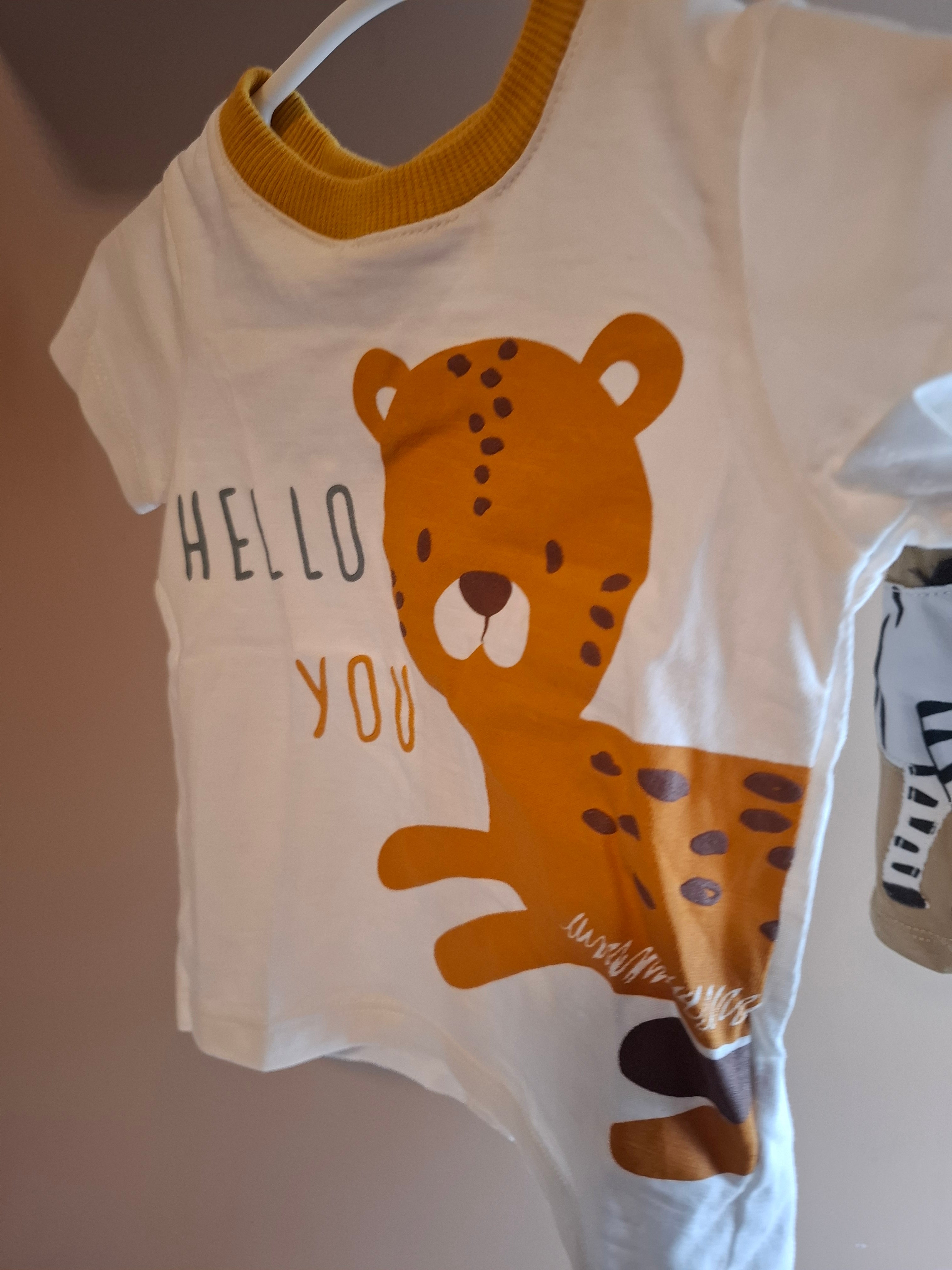 T-shirts taille 2-3 mois