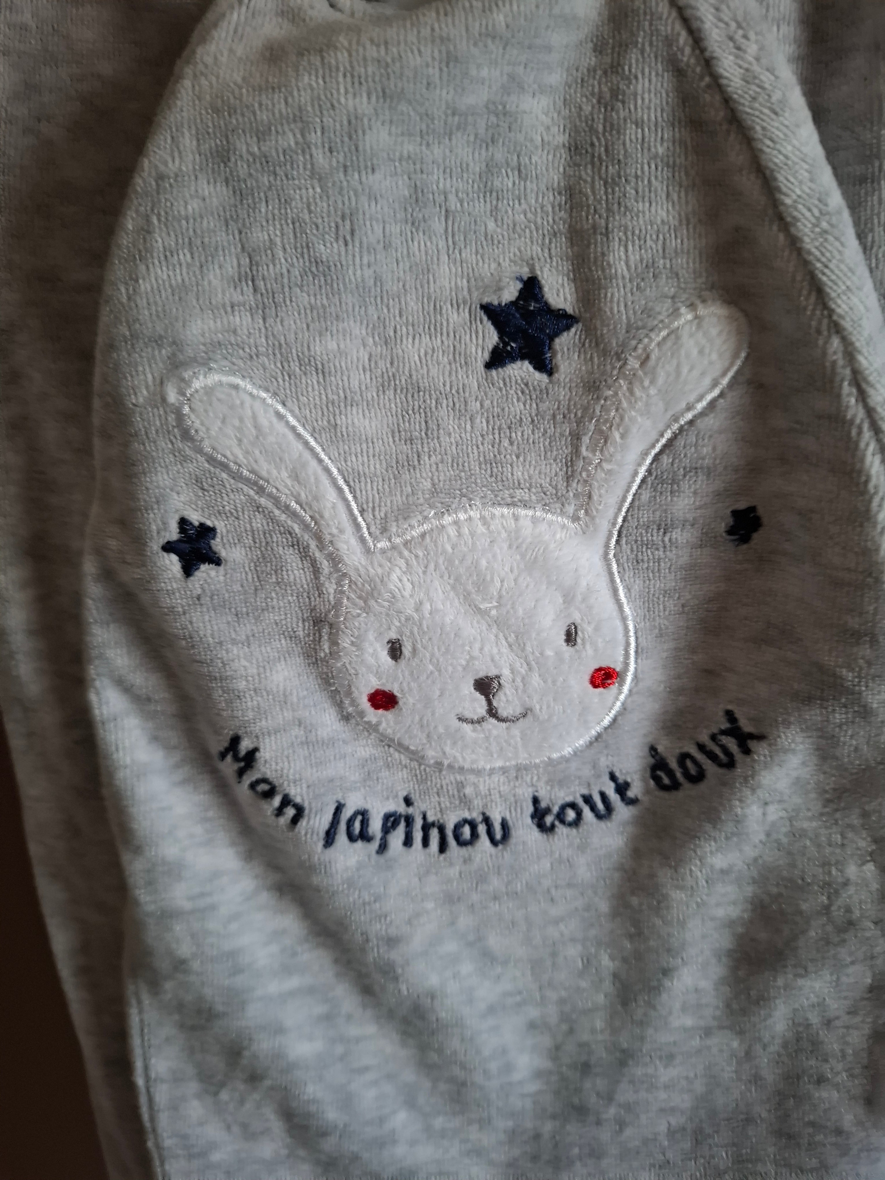 2 pyjamas taille 1 mois