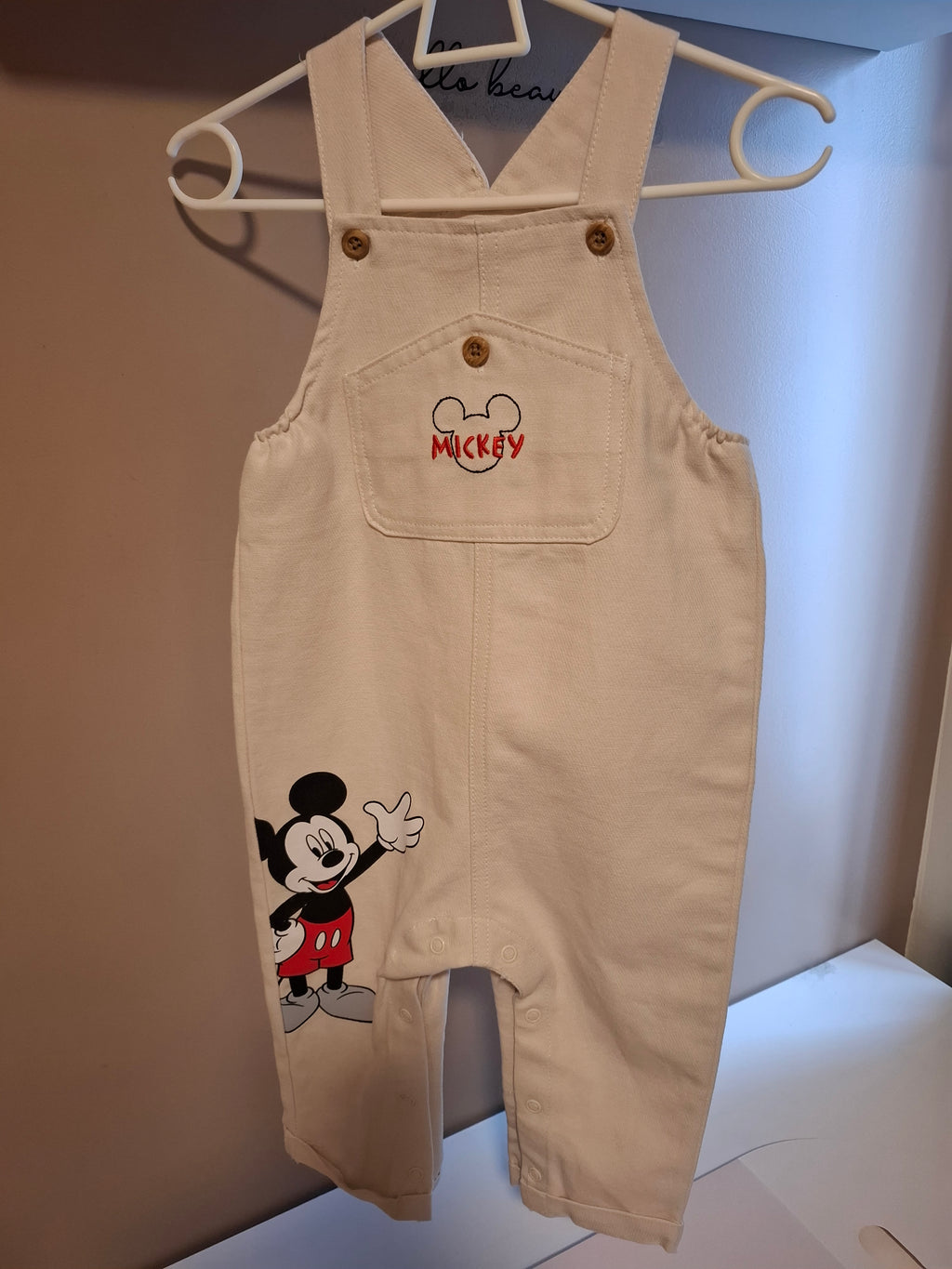 Salopette mickey taille 9-12 mois